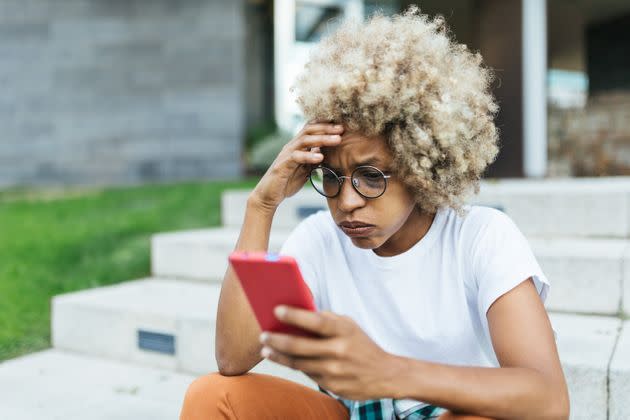 While having your phone battery die is hardly the end of the world, it can certainly pose challenges. (Photo: Xavier Lorenzo via Getty Images)