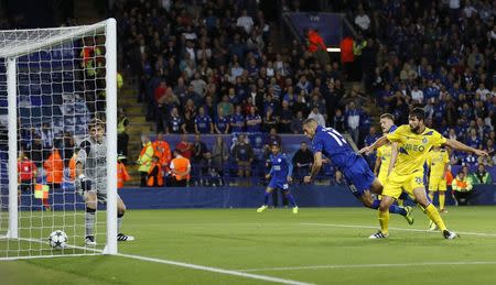 Britain Soccer Football - Leicester City v FC Porto - UEFA Champions League Group Stage - Group G - King Power Stadium, Leicester, England - 27/9/16 Leicester City's Islam Slimani scores their first goal Action Images via Reuters / Carl Recine