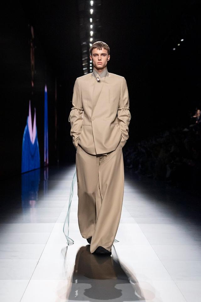 Kim Jones Visits The Spirit Of Dior With Fall-Winter 2022 Menswear