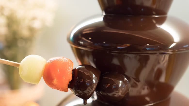 chocolate fountain fondue