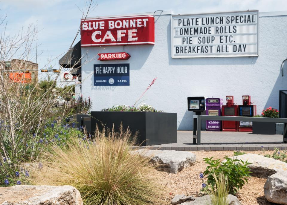 Blue Bonnet Café