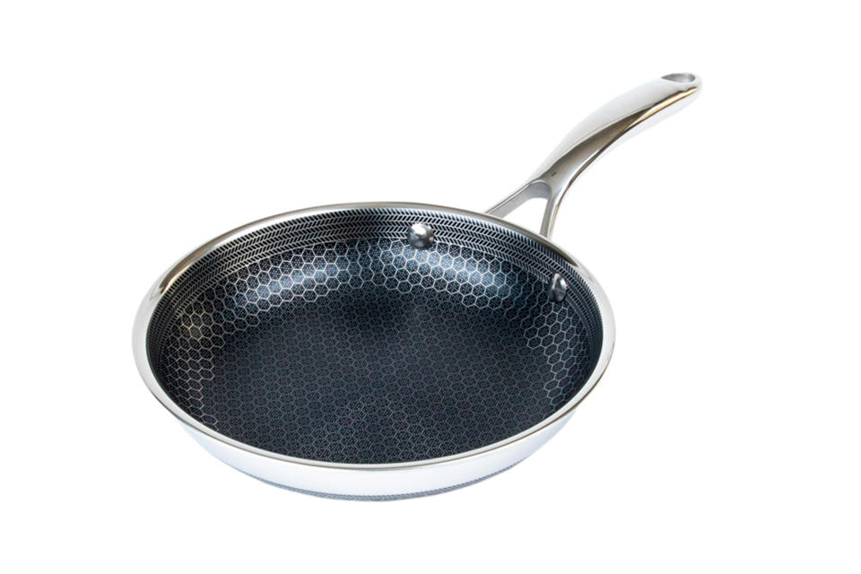 Multi-Use Cookware: Hexclad Hybrid Skillet (10")