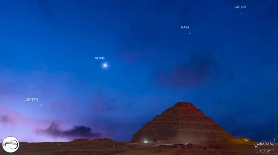 Vênus, Marte, Júpiter e Saturno alinhados no céu de Saqqara, no Egito (Imagem: Reprodução/Osama Fatehi)
