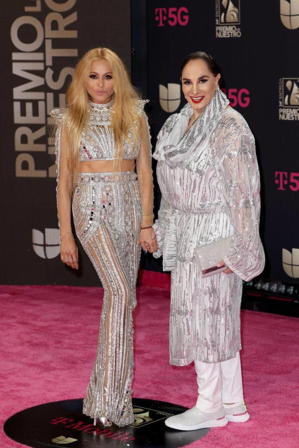 Paulina Rubio y su madre, la actriz and Susana Dosamantes, participan en la 34to edición de Premio Lo Nuestro a la Música Latina el 24 de febrero en Miami.