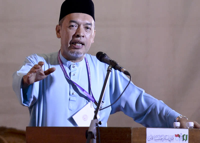 Wan Kharizal Wan Khazim from Perlis says PAS must reject the Selangor menteri besar's post if it was offered. – The Malaysian Insider pic by Nazir Sufari, September 19, 2014.