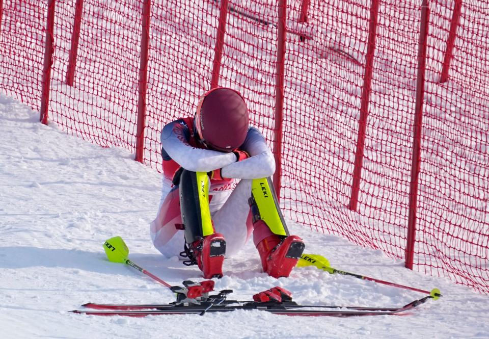 Mikaela Shiffrin spent a good deal of time collecting her thoughts before leaving the course after skiing out in the first run of the women&#39;s slalom.