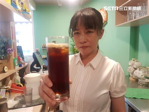 沒認出周董的女店員曝光，阿嬌說這杯就是周董當天點的飲料。（圖／翻攝畫面）