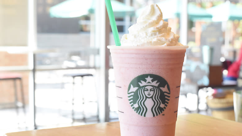 starbucks strawberry drink