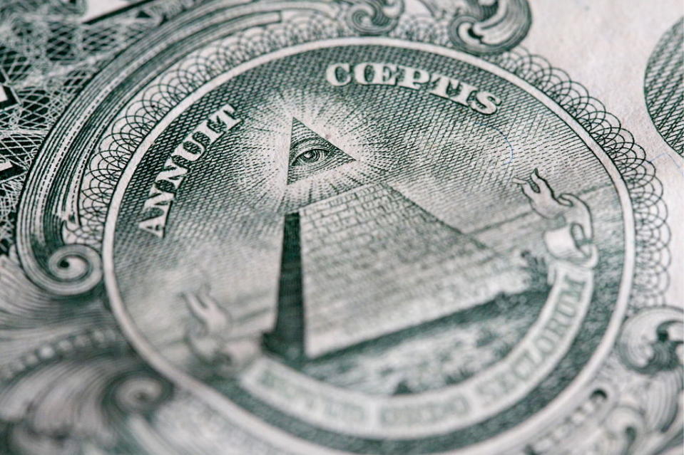 An eye on a pyramid on a US bill