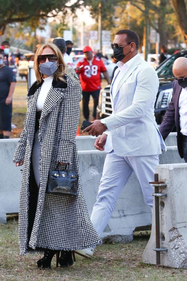 J Lo Adds A Little Louis Vuitton To Her Sporty Basics For The Super Bowl