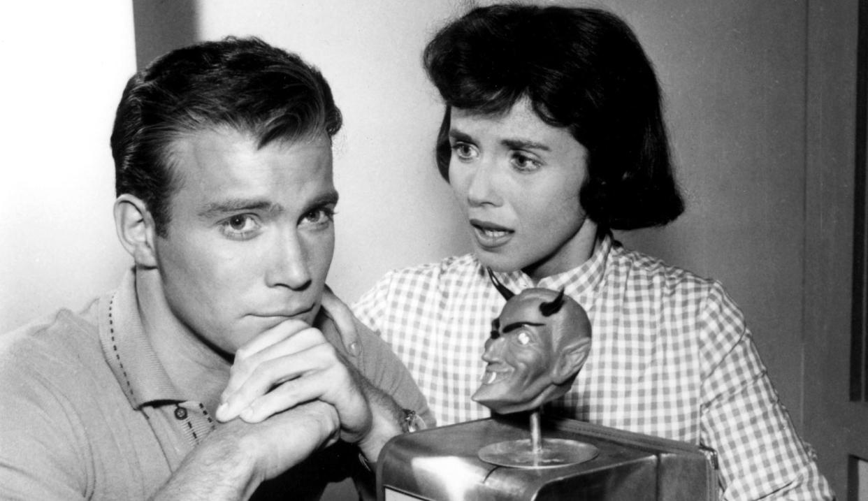 Shatner and Patricia Bresline in The Twilight Zone episode, 'Nick of Time.' (Photo: Courtesy Everett Collection)
