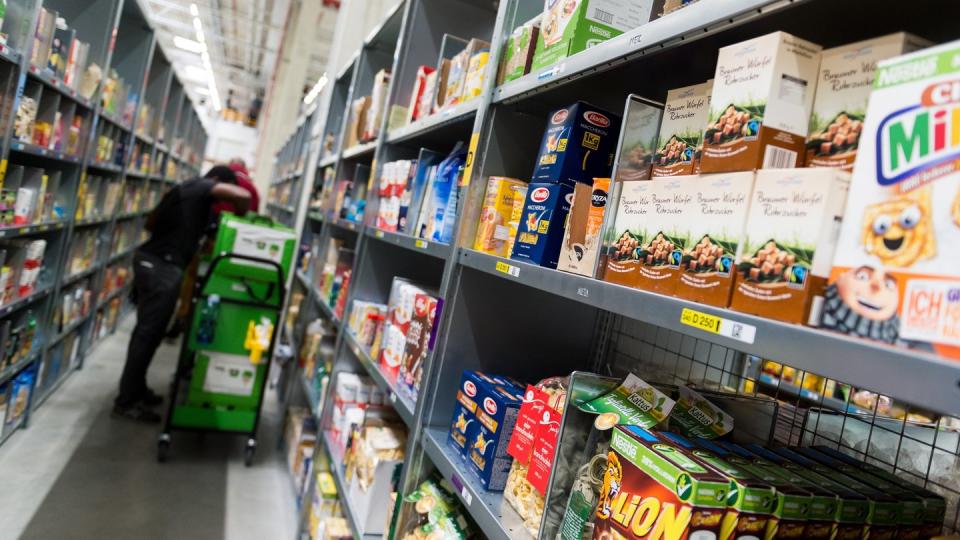 Bisher kauften Verbraucher in Deutschland Lebensmittel lieber im Supermarkt oder beim Discounter. Doch seit Ausbruch des Coronavirus sind Online-Lieferdienste immer mehr gefragt.