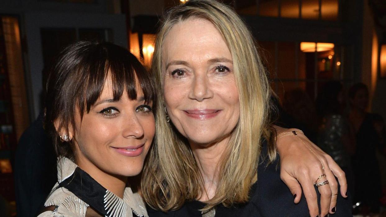 Rashida Jones, Peggy Lipton