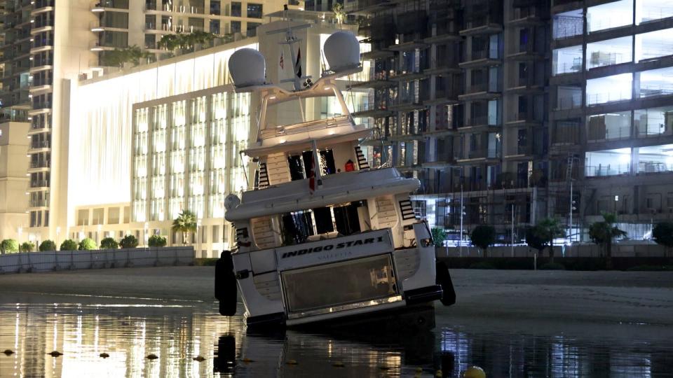 Die "Indigo Star" ist auf einer Sandbank vor Dubai aufgelaufen. (Bild: RTLZWEI)