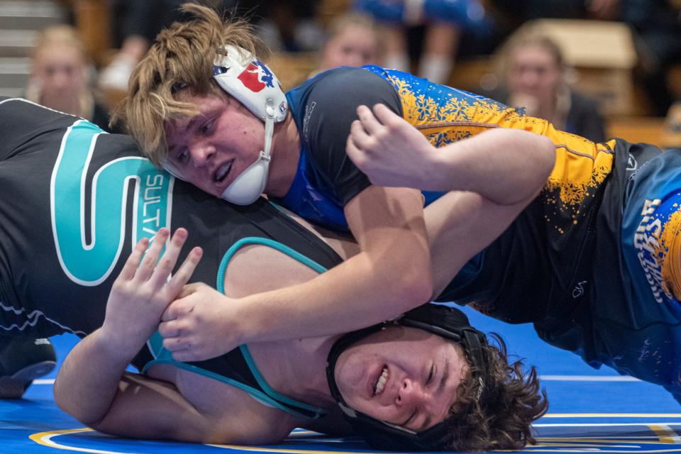 Serrano's Blake Chaffee turns against Sultana's Mark Sterbenz during their match in Phelan on Thursday, Jan. 13, 2022. Chaffee won by pin and the Diamondbacks topped the Sultans.