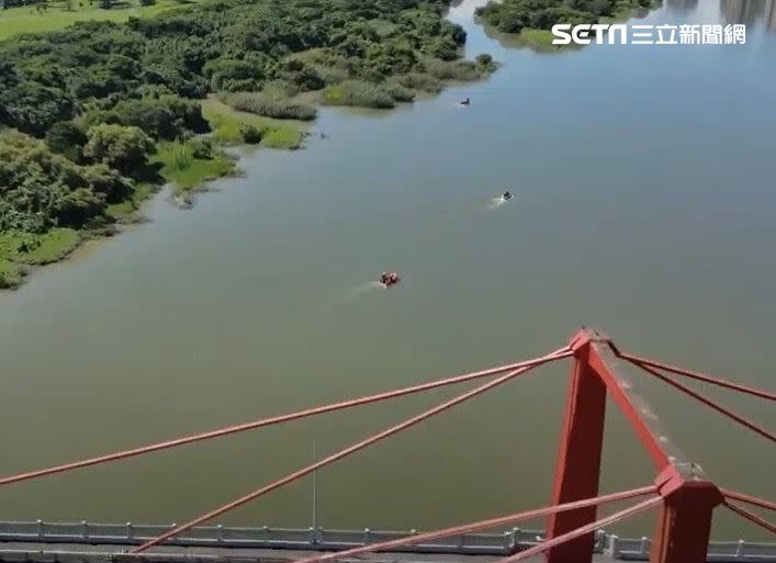 北市光復橋墜橋。（圖／翻攝畫面）