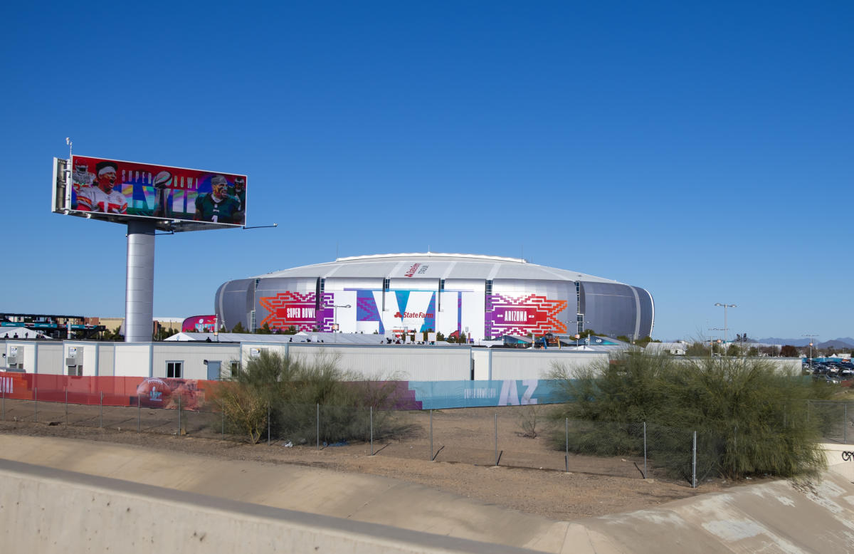 Super Bowl: Tickets Prices Dropped Mid-Week, Though Experts Say That Won't  Last - CBS Los Angeles