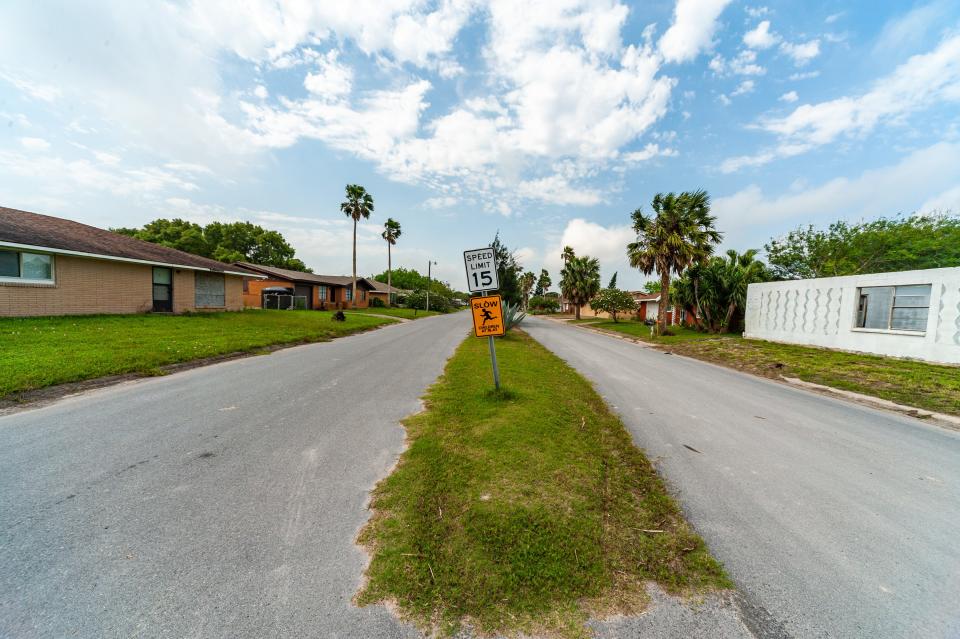 boca chica village weems road south texas dave mosher business insider DCM_3215