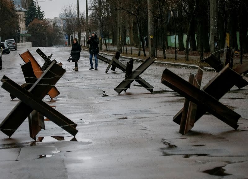 Anti-tank constructions are seen in Kyiv