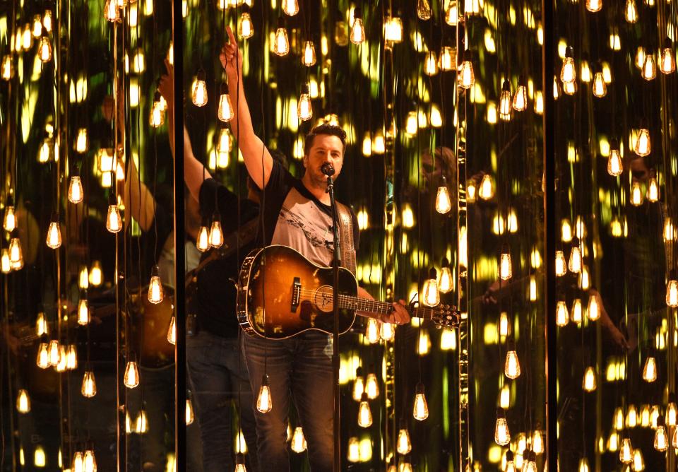 Luke Bryan performs "Fast" at the 52nd annual Academy of Country Music Awards at the T-Mobile Arena on Sunday, April 2, 2017, in Las Vegas. (Photo by Chris Pizzello/Invision/AP)