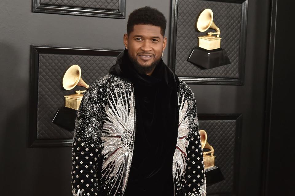 <p>Singer Usher's birthday is on October 14. </p><p>Also on this day: <br>Roger Moore <br>Isaac Mizrahi<br>Ralph Lauren </p>