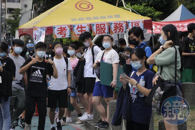 上週末（20、21日）國中會考登場，但有會考生指控，沒有升學壓力的私校生在考場「出怪聲」，嚴重影響考場秩序。示意圖，非相關當事人。（本刊資料照）