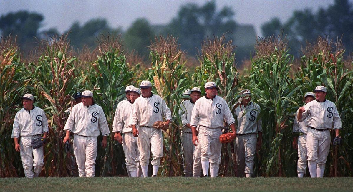 Video: Yankees, Cole walk through Field of Dreams cornfield