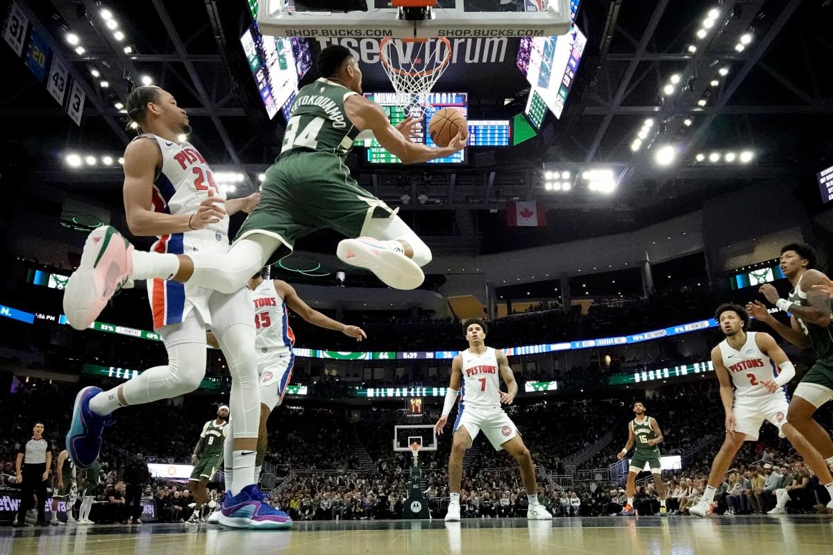 Detroit Pistons doomed by poor third quarter in blowout loss in Houston,  136-113 - Yahoo Sports