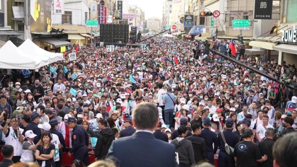 高煜霖認為，若民眾黨多往南部跑，有望吸收更多游離選民的支持。（圖／民眾黨提供）