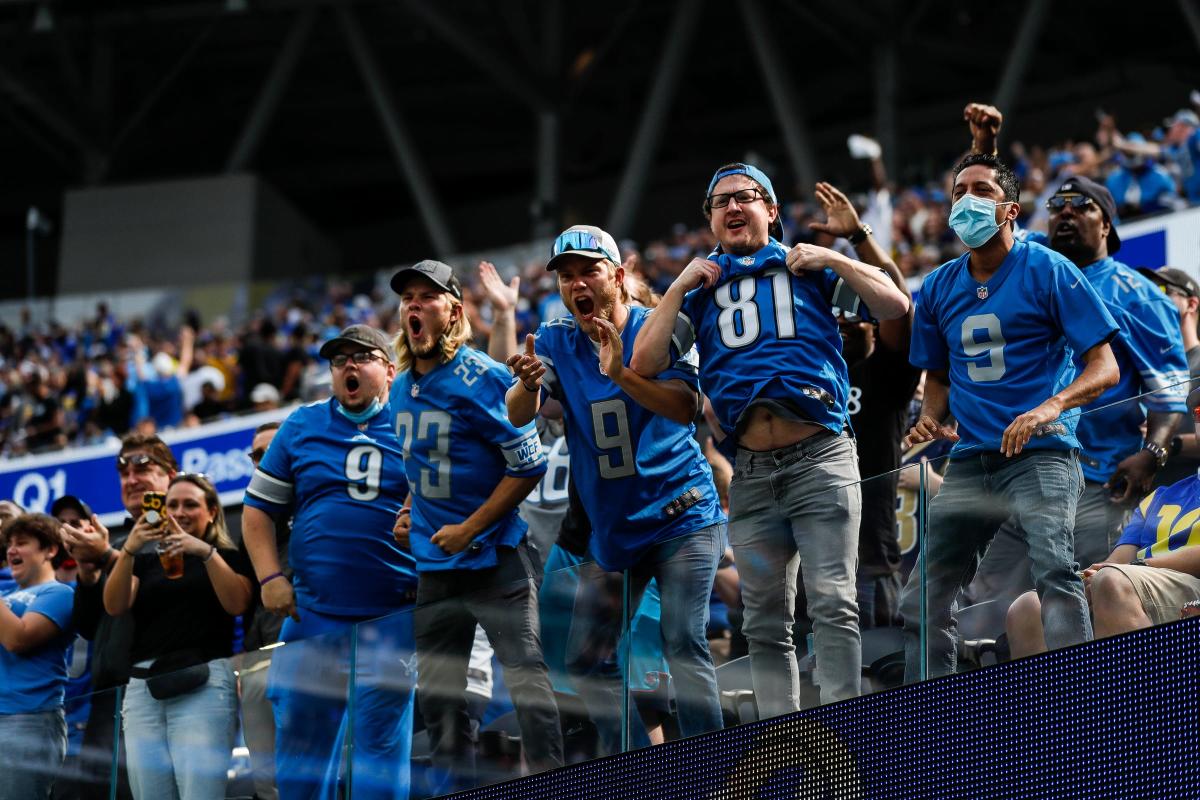 Detroit fans well-represented in Los Angeles for Lions vs. Rams