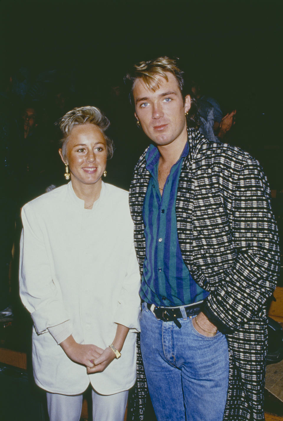 Bassist Martin Kemp of British pop group Spandau Ballet, with his wife, singer Shirlie Holliman of Pepsi & Shirlie, 1985. (Photo by Dave Hogan/Getty Images)