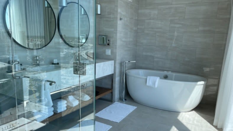 A room at the JW Marriott Tampa features a luxurious bathroom. The hotel also boasts a rooftop pool. (Photo via DeAnna Taylor)