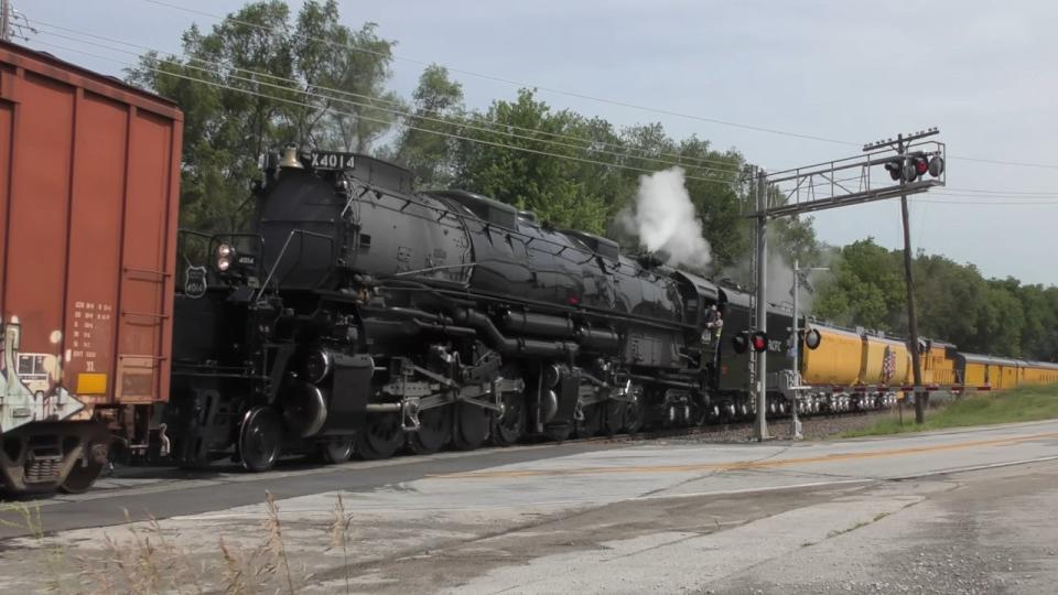 Watch the Retired 'Big Boy' Steam Train Rescue a Stalled Freight Train in Nebraska photo