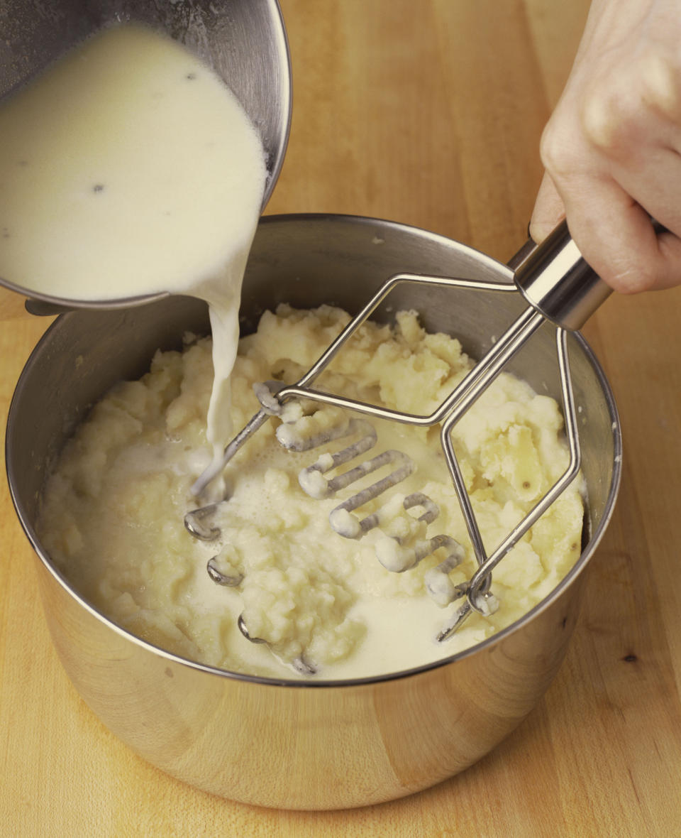 making mashed potatoes