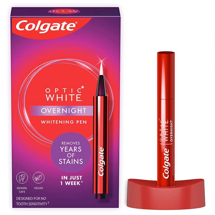 Lápiz blanqueador dental Optic White Overnight de Colgate