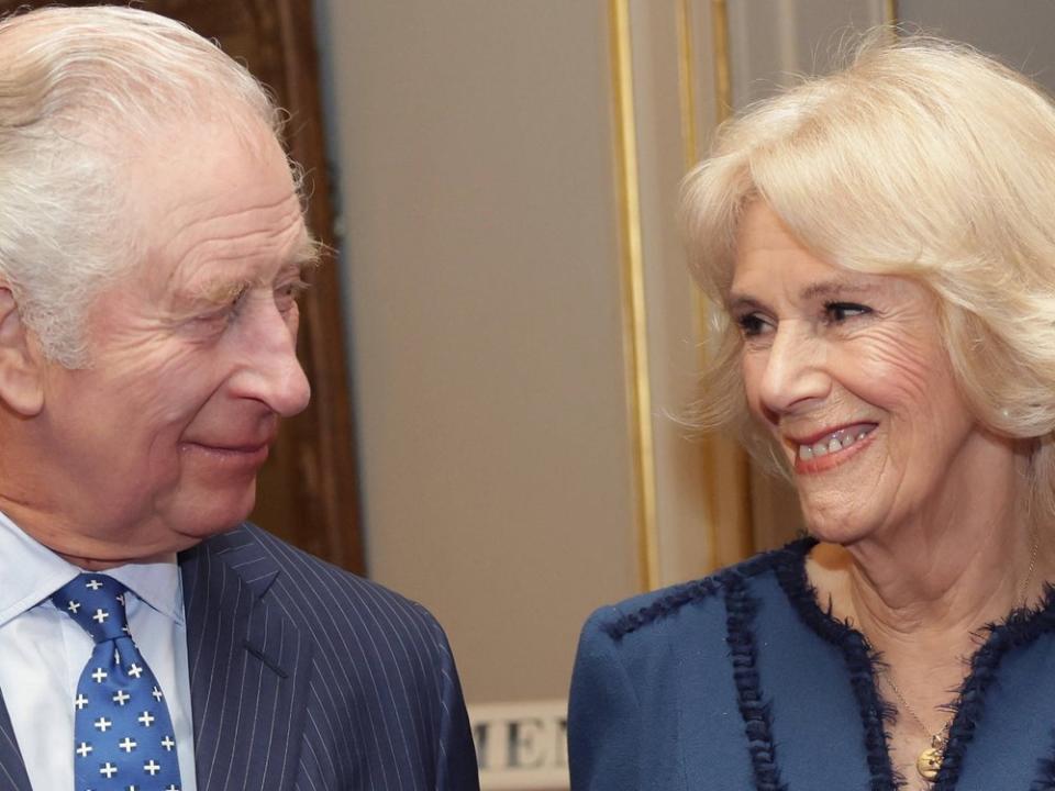 König Charles und Königsgemahlin Camilla gedenken ihrer verstorbenen Mütter zum Muttertag. (Bild: imago/i Images)