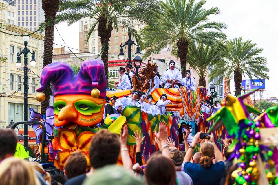 mardi gras history parade