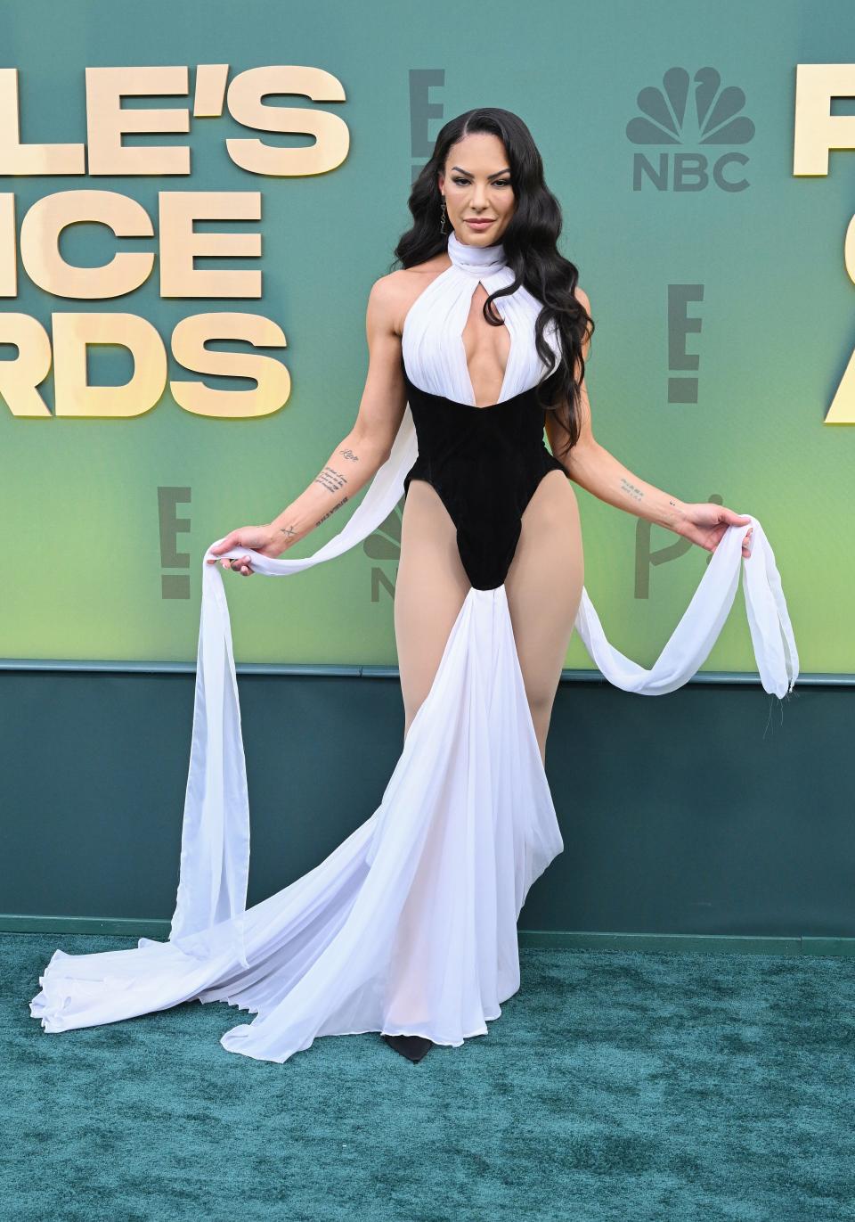 Amanza Smith at the People's Choice Awards held at Barker Hangar on February 18, 2024 in Santa Monica, California.