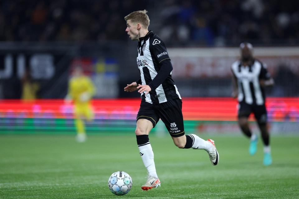 Birmingham City set to sign Swedish striker from Heracles Almelo