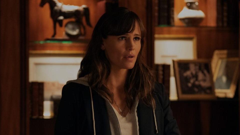 Jennifer Garner as Hannah Owens in "The Last Thing He Told Me"