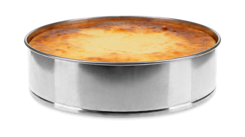 cheesecake in pan