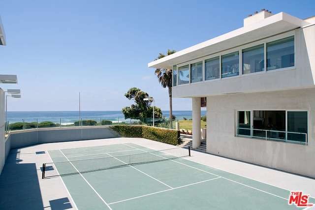 Malibu tennis court