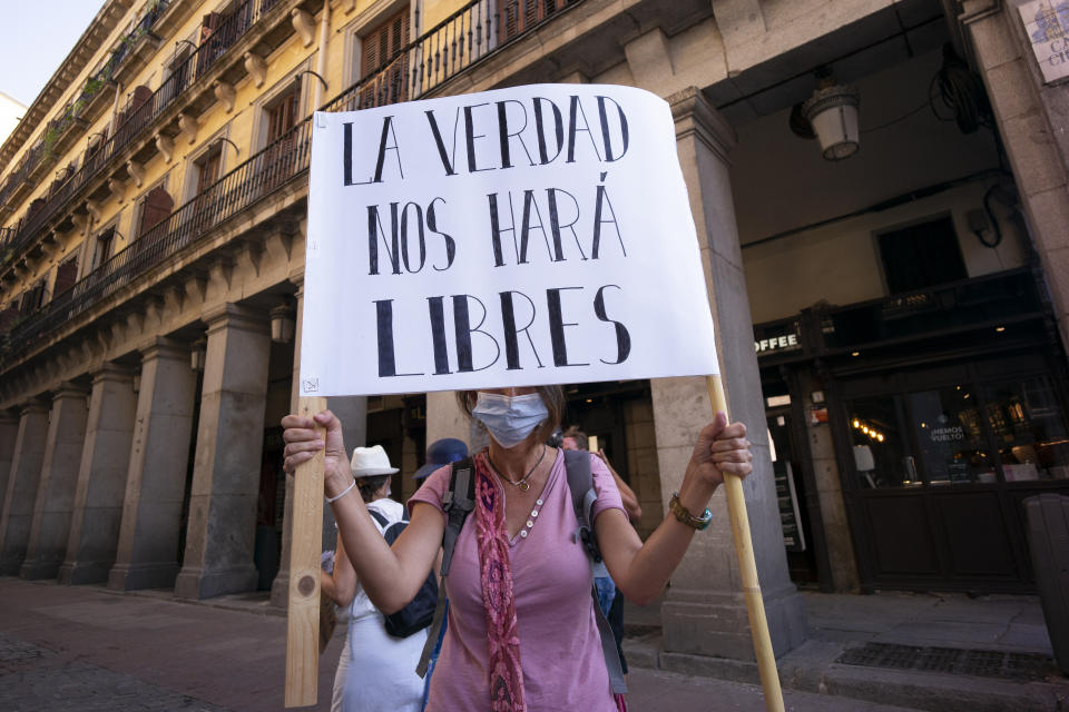 Anti-mask protests protest in Madrid