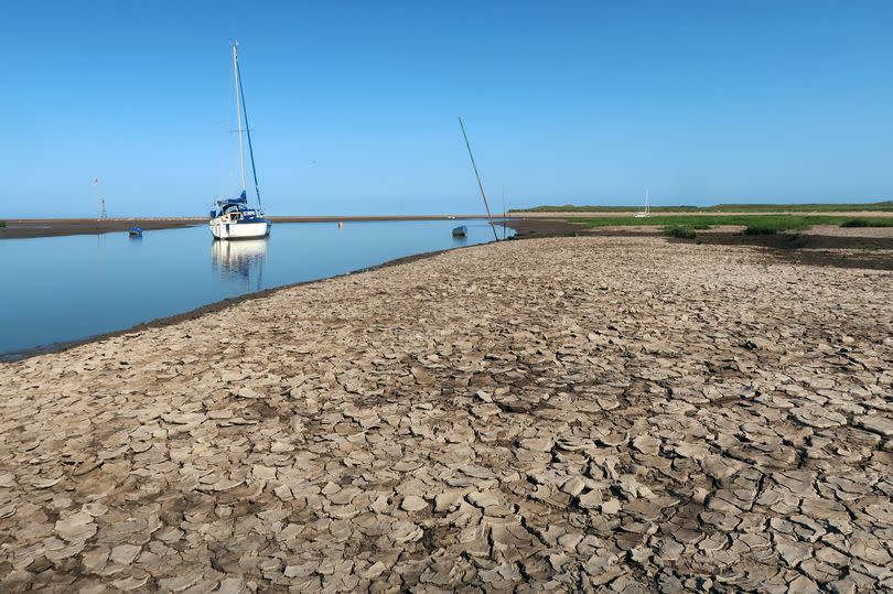 Heatwave on Hightown Beach and River Alt