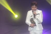 Nora Aunor accepts her Best Actress award for "Thy Womb"