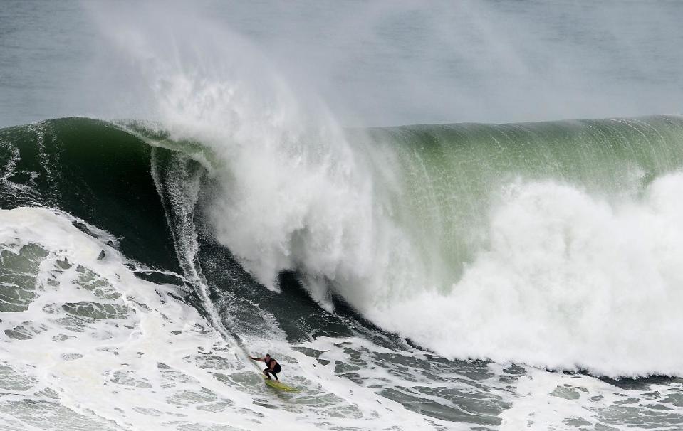 Gefährliche Welle: Surfen vor Nazaré