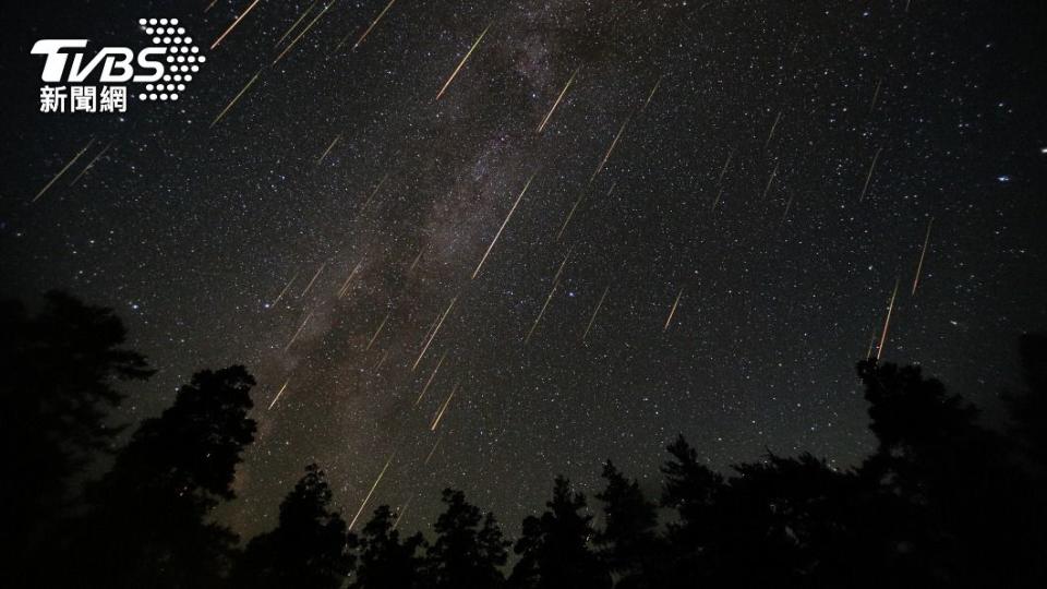 流星雨4日凌晨登場。（示意圖／shutterstock達志影像）