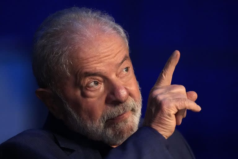 El presidente electo de Brasil Luiz Inacio Lula da Silva, en Brasilia, el 13 de diciembre de 2022. (Foto AP/Eraldo Peres)