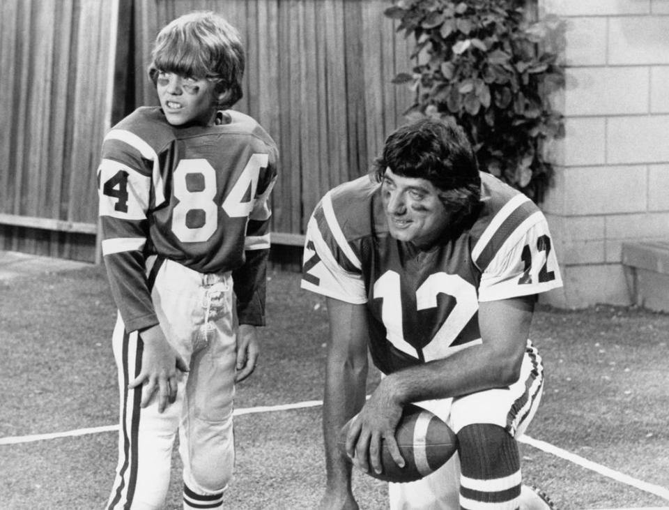 MIKE LOOKINLAND, JOE NAMATH