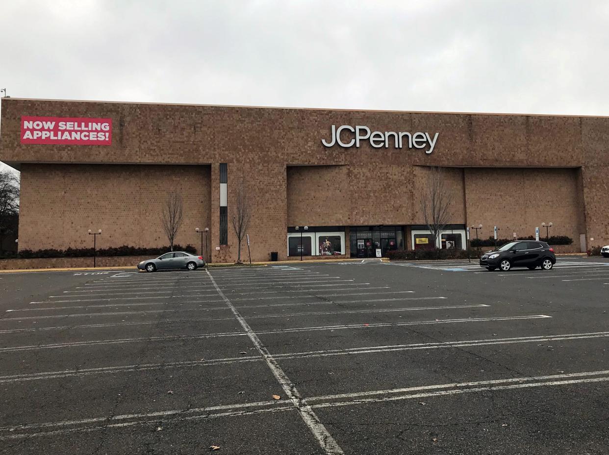 FILE PHOTO: A J.C. Penney Company Inc. store is pictured at a mall in Langhorne, Pennsylvania, U.S. November 17, 2018.   REUTERS/Suzanne Barlyn